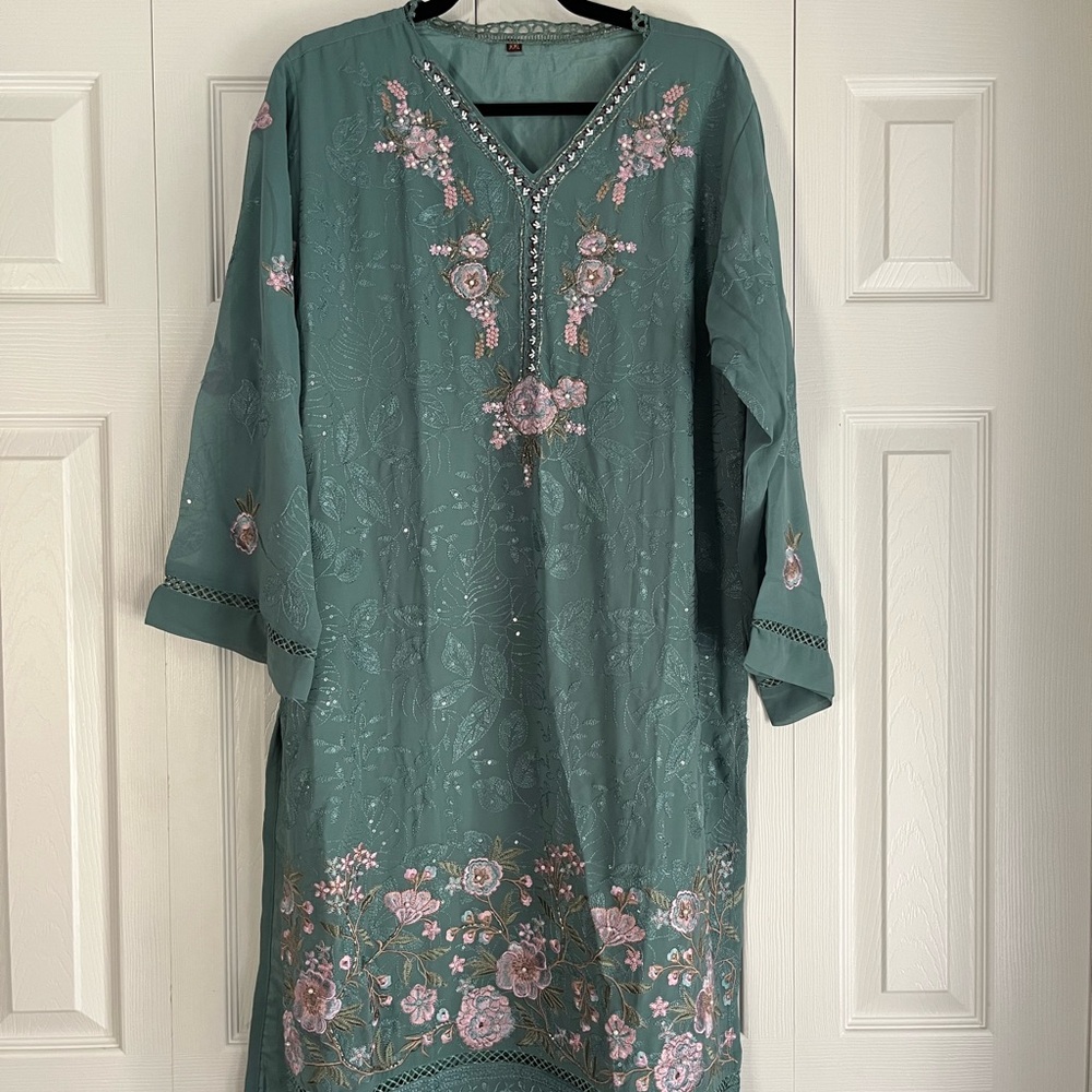 Embroidered Green Floral Kurta Tunic